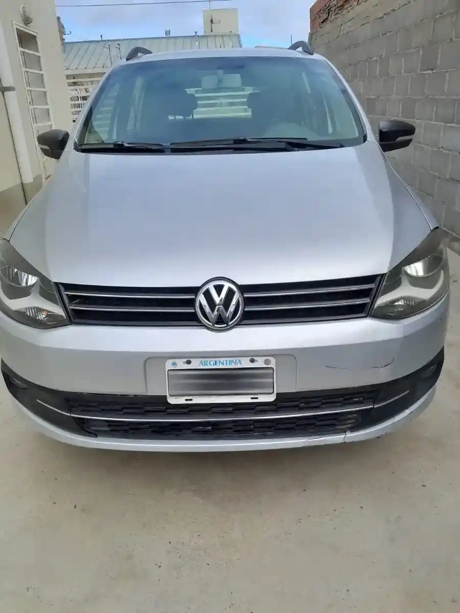 Volkswagen Suran 1.6 Highline 101Cv Cuero 2014 - foto 4