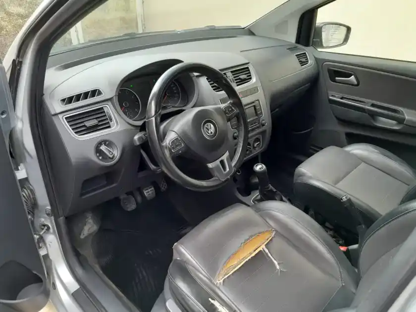 Volkswagen Suran 1.6 Highline 101Cv Cuero 2014 - foto 5
