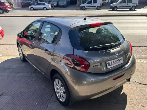 Peugeot 208 1.5 Active 2017 - foto 2