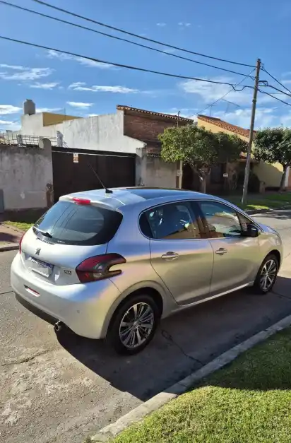 Peugeot 208 1.6 Feline 2017 - foto 5