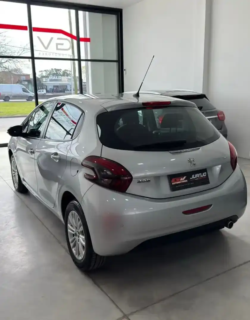 Peugeot 208 Allure 1.6 Navegador 2018 - foto 4