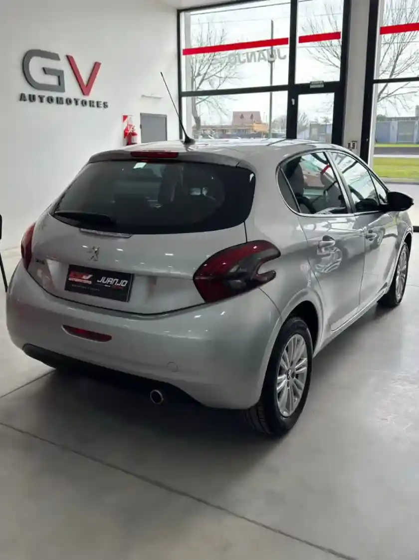 Peugeot 208 Allure 1.6 Navegador 2018 - foto 5