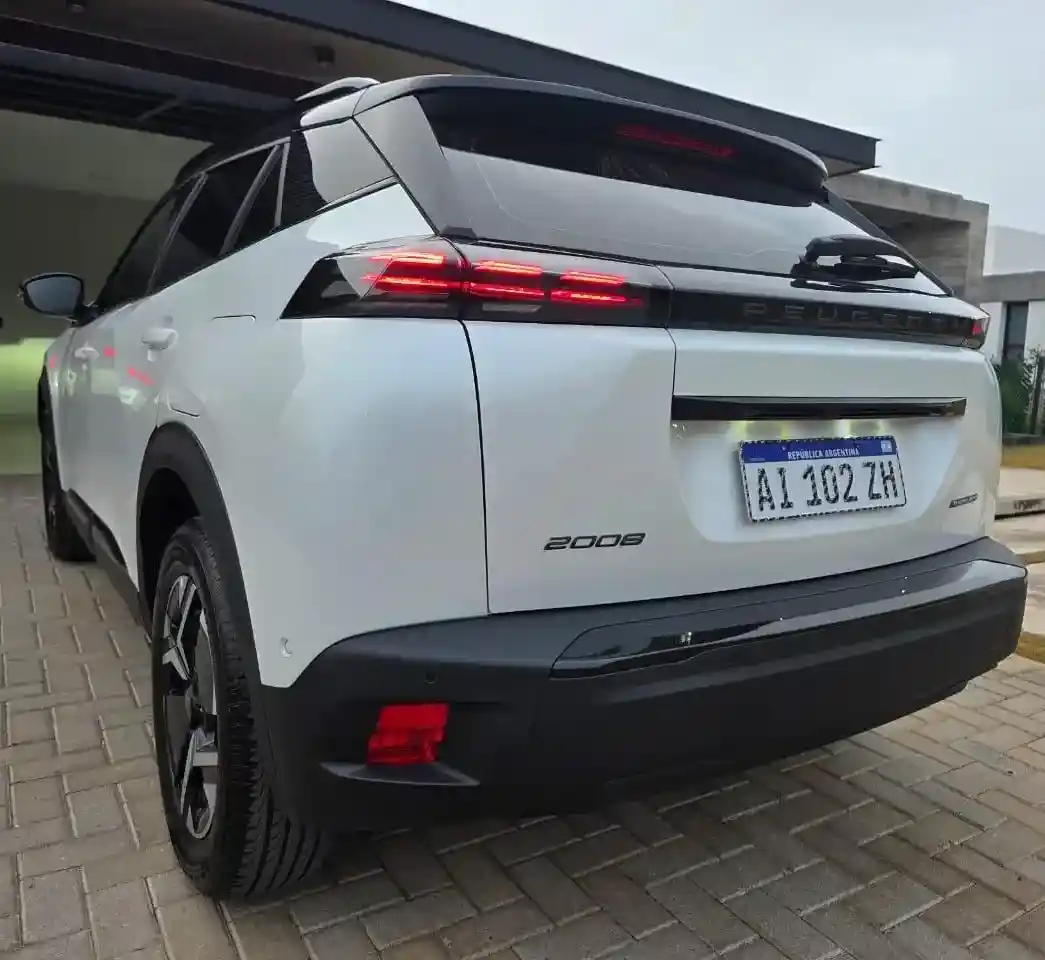 Peugeot 2008 1.0T Gt 2026 - foto 2