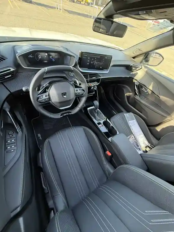 Peugeot 2008 1.0T Gt 2026 - foto 5
