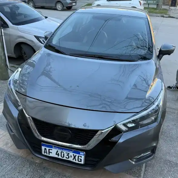 Nissan Versa 2022 - foto 1