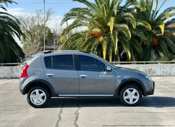 Renault Sandero Stepway 1.6 Confort 105Cv 2011 - foto 3