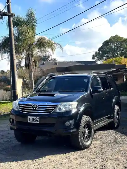 Toyota Hilux Sw4 3.0 Srv Cuero I 171Cv 4X4 2012 - foto 1