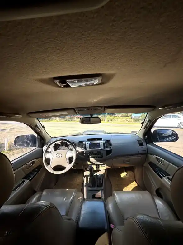 Toyota Hilux Sw4 3.0 Srv Cuero I 171Cv 4X4 2012 - foto 2