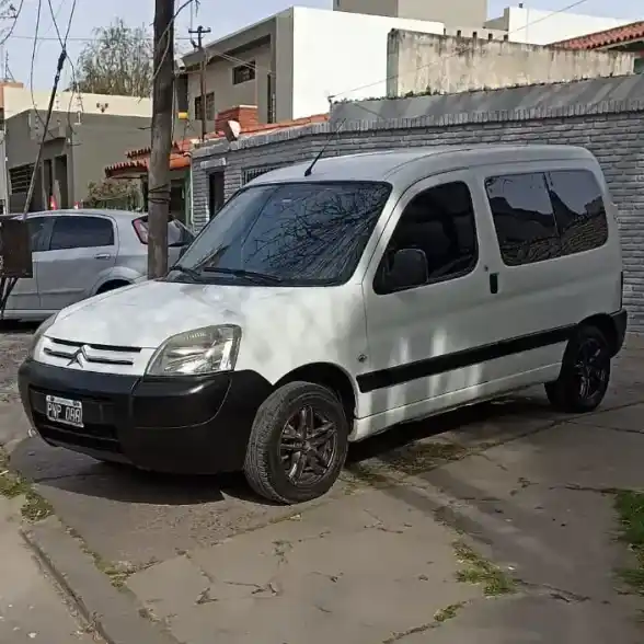 Citroën Berlingo Furgon 1.4 Bussines 75Cv Mixto 2016 - foto 1