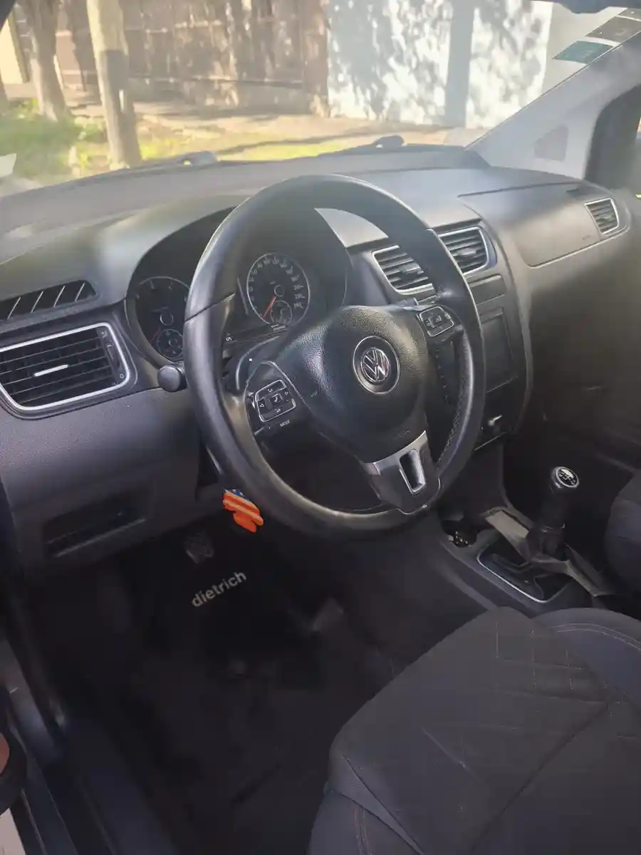 Volkswagen Suran 1.6 Highline 101Cv 2013 - foto 5
