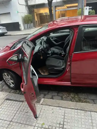 Peugeot 208 1.5 Allure Touchscreen 2014 - foto 3