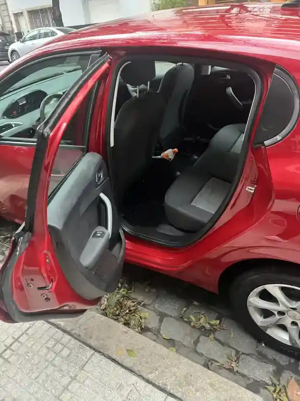 Peugeot 208 1.5 Allure Touchscreen 2014 - foto 4
