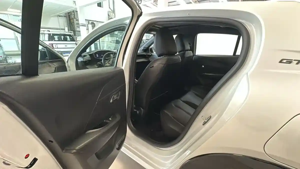 Peugeot 208 1.0 T200 Gt Cvt 2025 - foto 3