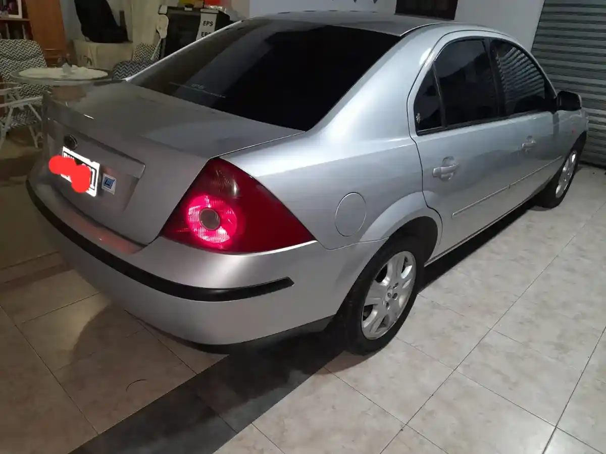 Ford Mondeo 2.0 Ghia 2002 - foto 5