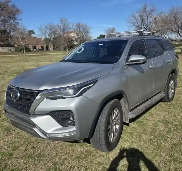 Toyota Hilux Sw4 2.8 Tdi 204 7A Automática 2022 - foto 1