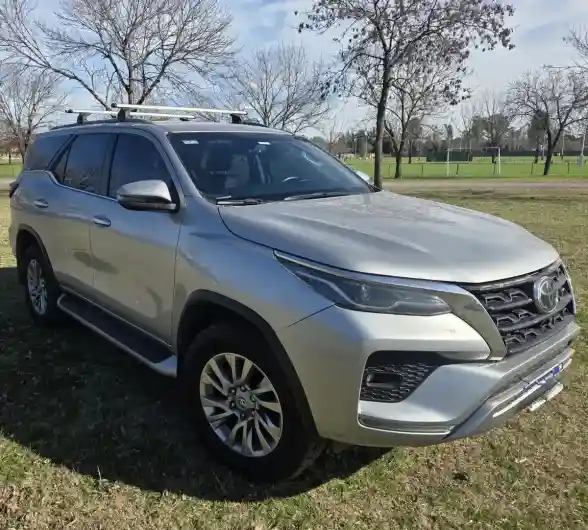 Toyota Hilux Sw4 2.8 Tdi 204 7A Automática 2022 - foto 2