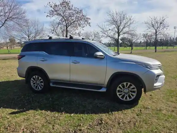 Toyota Hilux Sw4 2.8 Tdi 204 7A Automática 2022 - foto 4