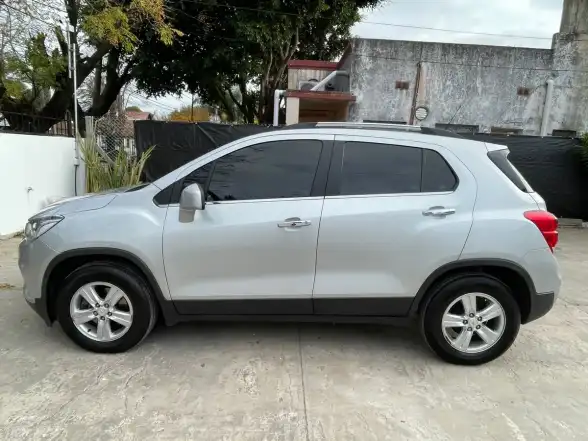 Chevrolet Tracker 1.8 Ltz Fwd Mt 140Cv 2017 - foto 3