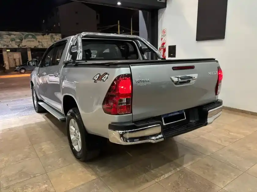 Toyota Hilux Pick-Up 2.8 Cd Sr 177Cv 4X4 2019 - foto 3