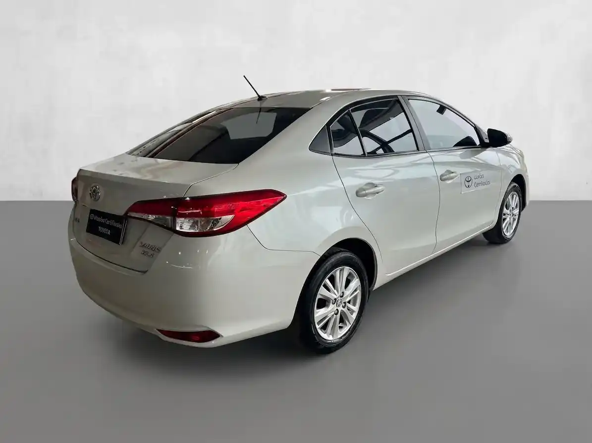 Toyota Yaris 1.5 4 Ptas Xls Pack Cvt 2019 - foto 4