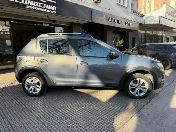 Renault Sandero Stepway 1.6 Privilege 105Cv 2016 - foto 3