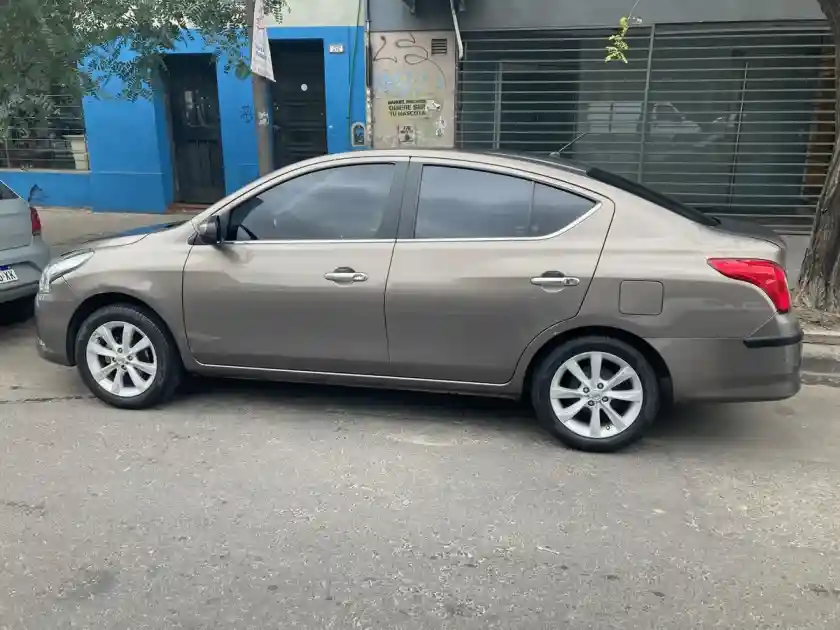 Nissan Versa 1.6 Advance At 2018 - foto 3