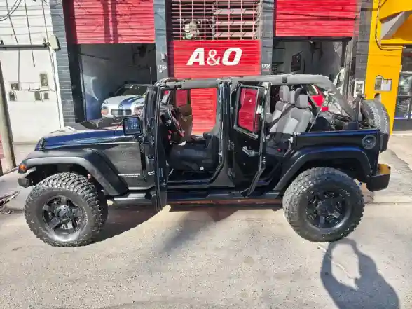 Jeep Wrangler 3.8 Sport Mtx Unlimited 2011 - foto 2