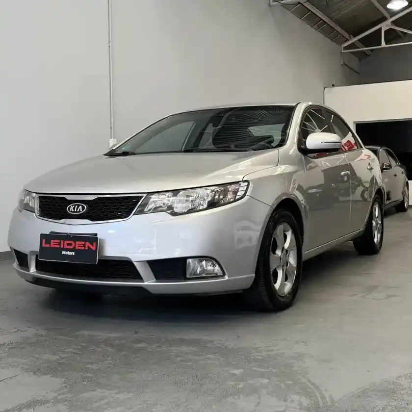 Kia Cerato Forte 2.0 Ex Full 2011 - foto 1