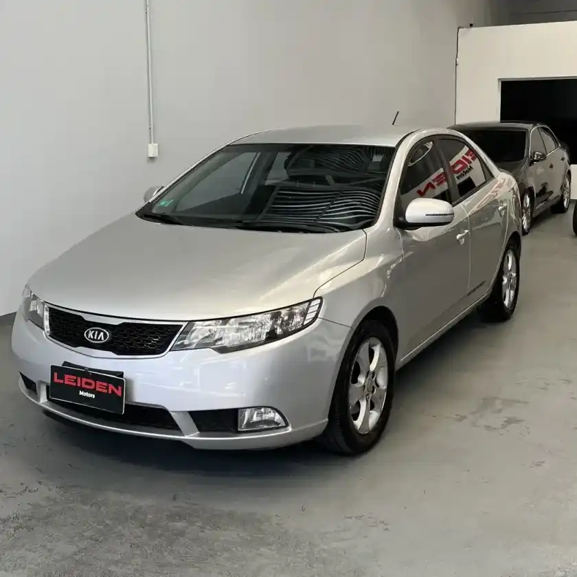 Kia Cerato Forte 2.0 Ex Full 2011 - foto 2