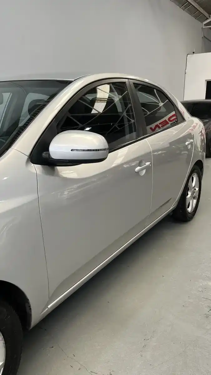 Kia Cerato Forte 2.0 Ex Full 2011 - foto 4