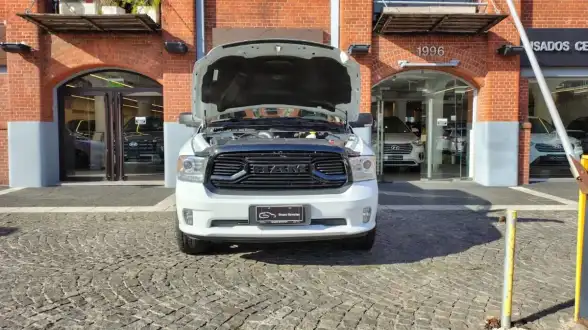 Ram 1500 5.7 Laramie Nigth Edition 2024 - foto 3