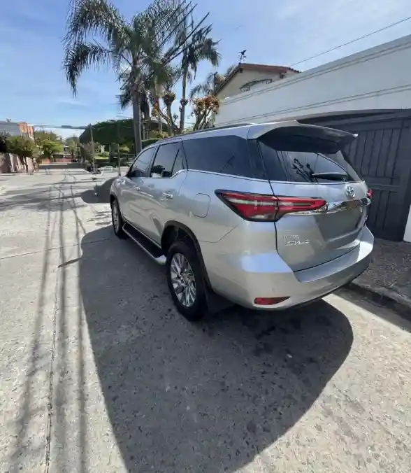 Toyota Sw4 2.8 Srx 204Cv 4X4 7As At 2022 - foto 3