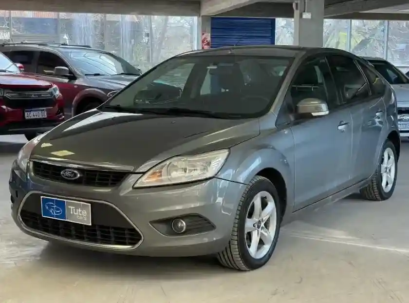Ford Focus 2 1.6 Trend Sigma 2011 - foto 1