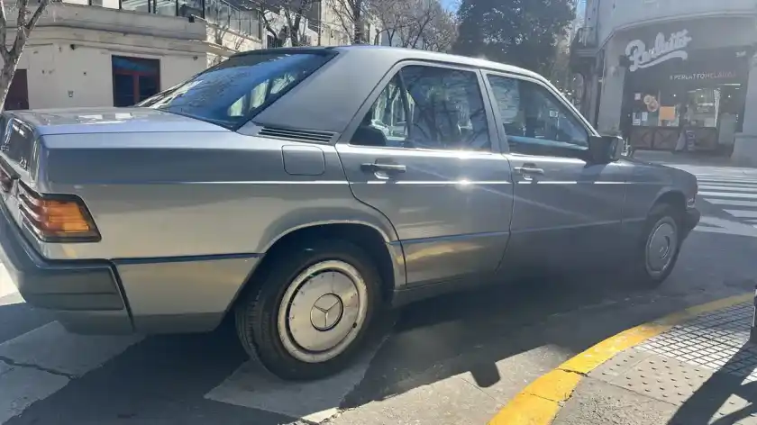 Mercedes-Benz 190 2.3 E 1993 - foto 5
