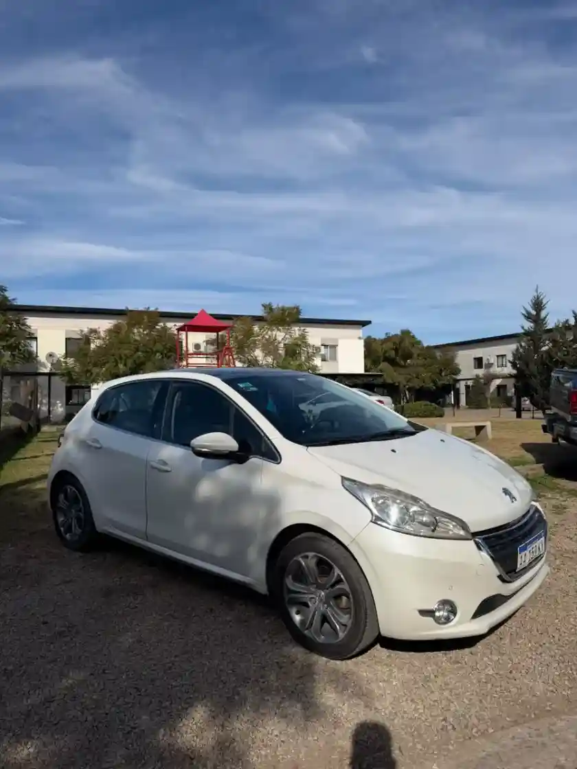 Peugeot 208 1.6 Feline Pack Cuir 2016 - foto 2
