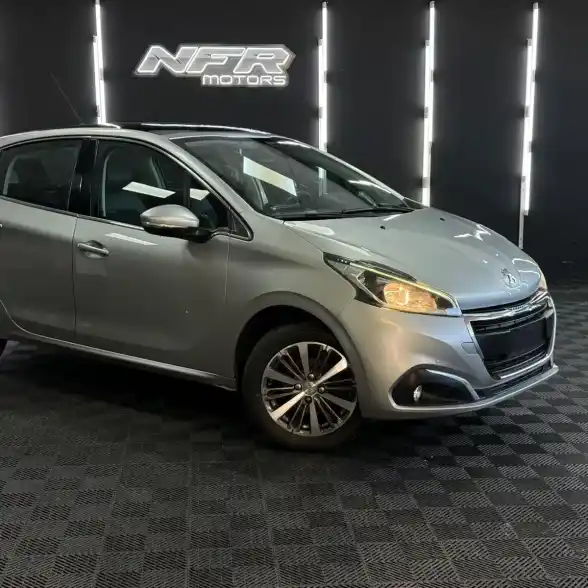Peugeot 208 1.6 2018 - foto 2