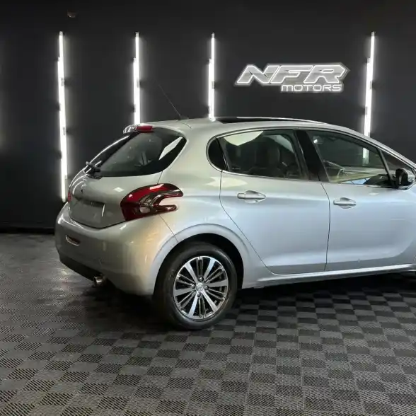 Peugeot 208 1.6 2018 - foto 5