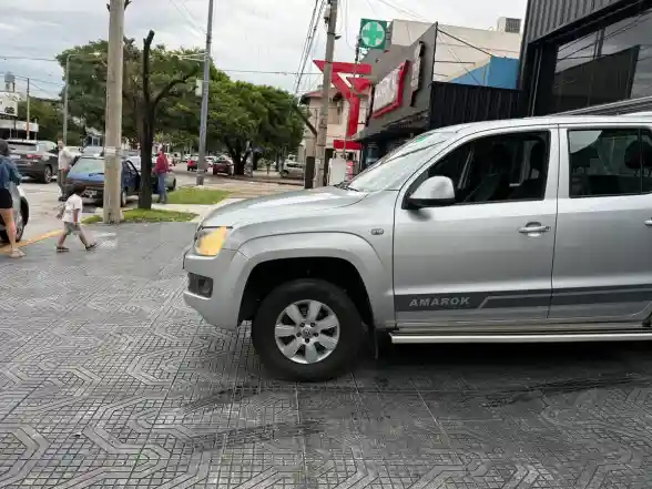 Volkswagen Amarok 2.0 Cd Tdi 180Cv 4X2 Trendline B33 2013 - foto 4