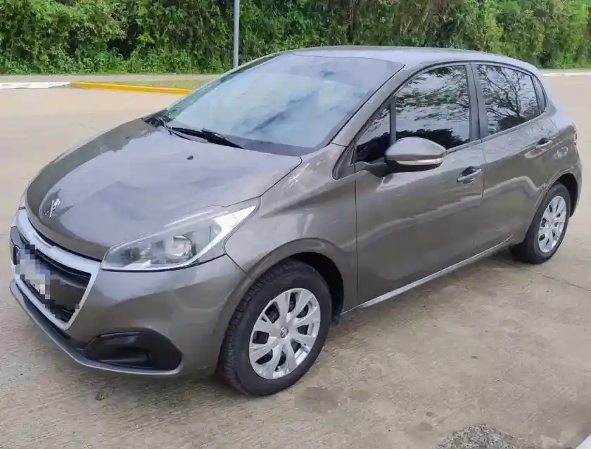 Peugeot 208 2017 - foto 1