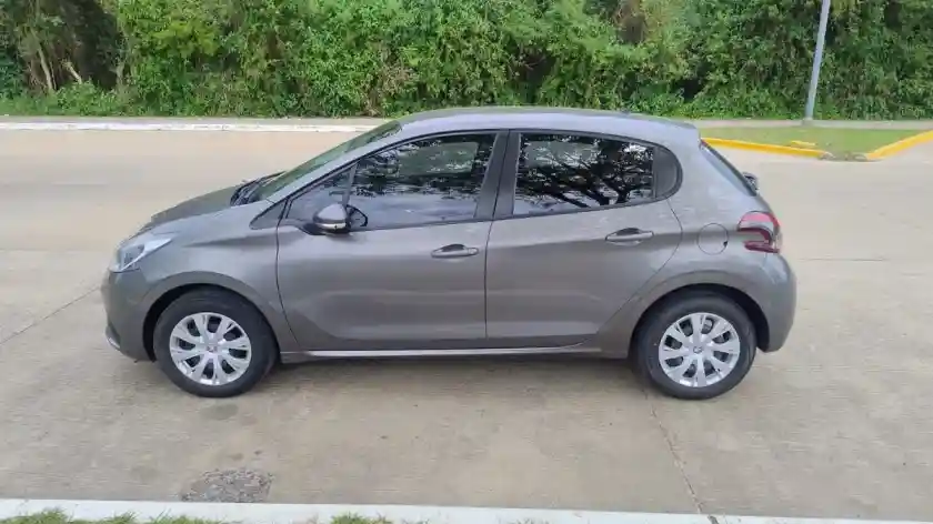 Peugeot 208 1.5 Active 2017 - foto 2