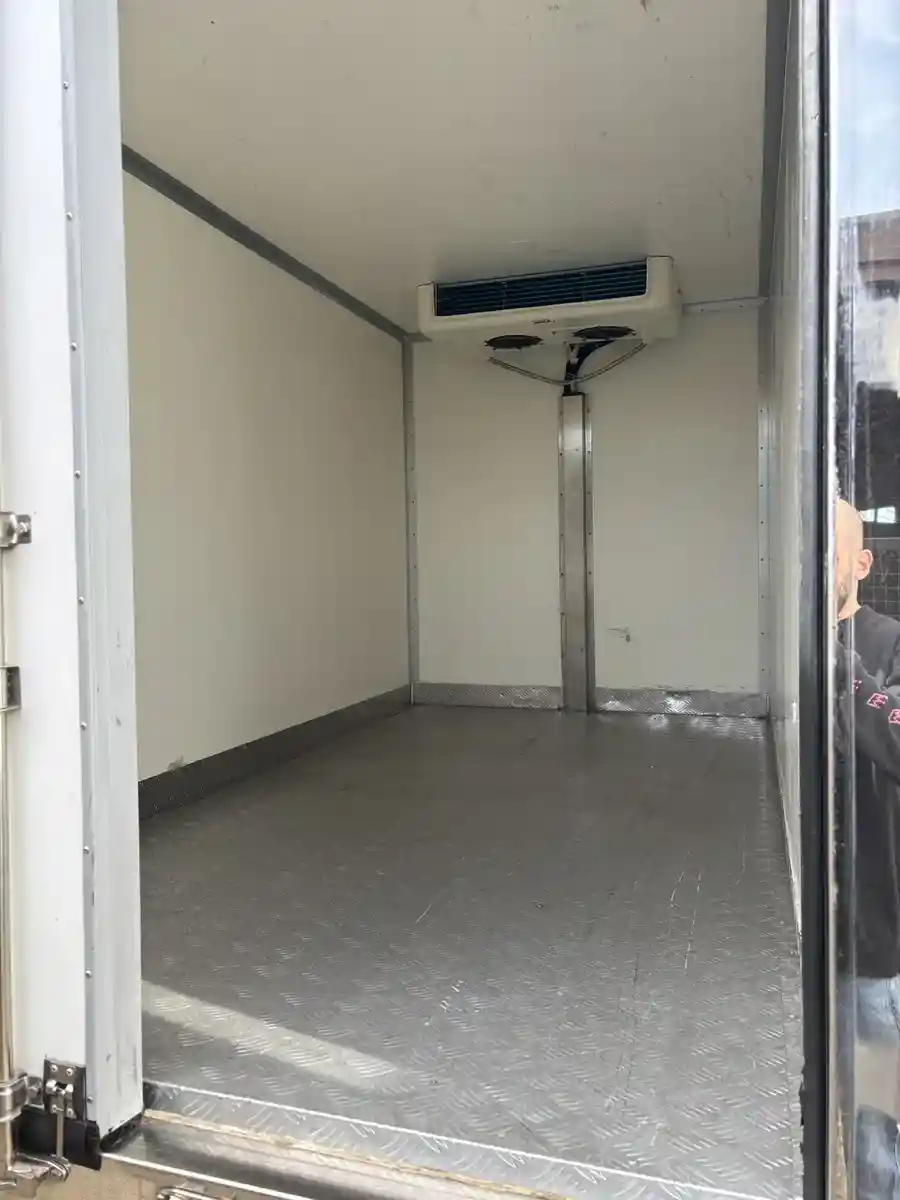 Kyc Mamut 1.6 Mamut Box Refrigerado Dual C/Gnc 2025 - foto 5