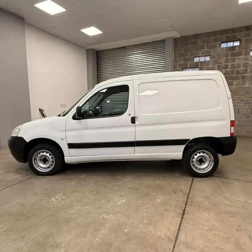 Peugeot Partner 1.6 Hdi Furgon Confort 92 2023 - foto 4