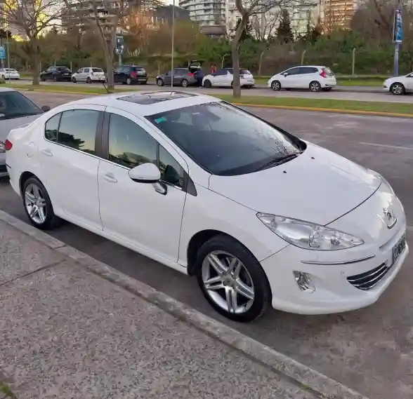 Peugeot 408 2014 - foto 1