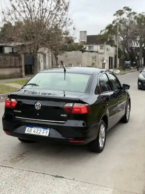 Volkswagen Voyage 1.6 Highline 101Cv 2017 - foto 5
