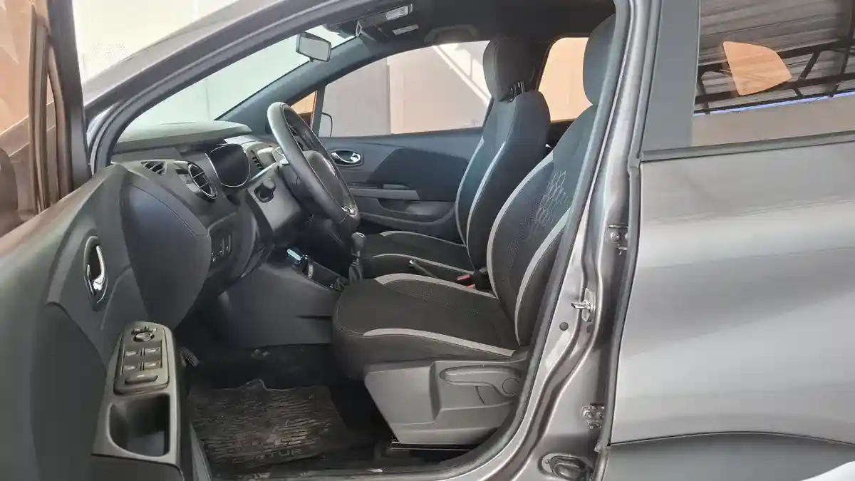 Renault Captur 2.0 Zen 2021 - foto 5