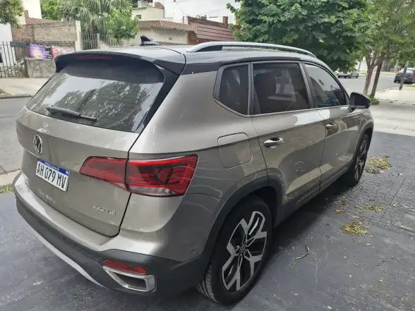 Volkswagen Taos 1.4 250 Tsi Highline Bi Tono Tiptronic 2025 - foto 4
