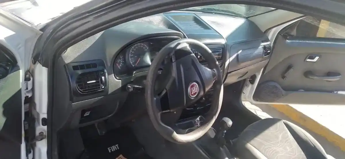 Fiat Strada 1.4 Working Cs C/Aa + Pack Seg 2014 - foto 5