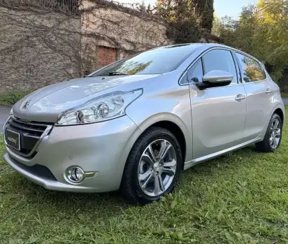 Peugeot 208 2013 - foto 1