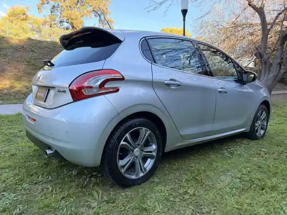 Peugeot 208 1.6 Feline 2013 - foto 5