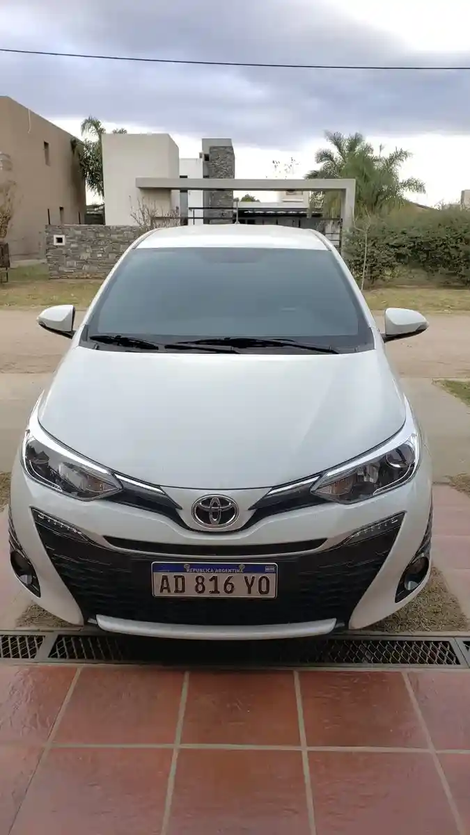 Toyota Yaris 1.5 107Cv Xls Pack Cvt 2019 - foto 2